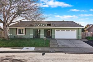 featured image of 1220 Monte Vista Ct