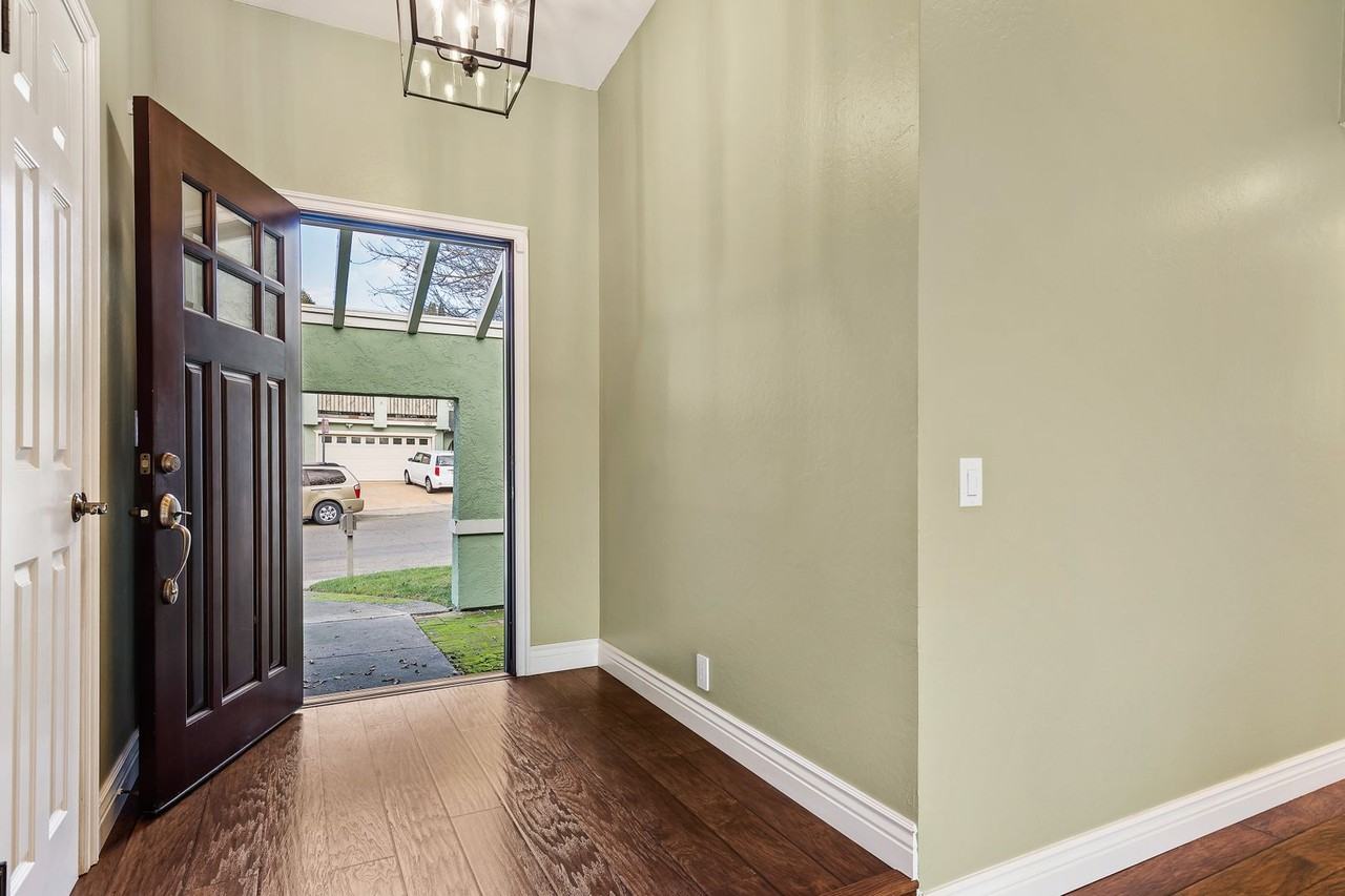 1220 Monte Vista Ct - Photo 4 of 29
