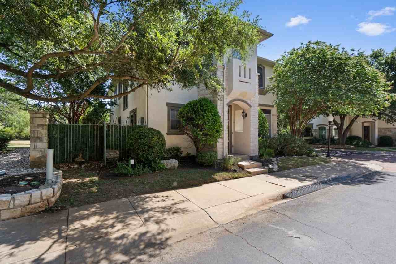3906 Gaines Ct - Photo 3 of 33