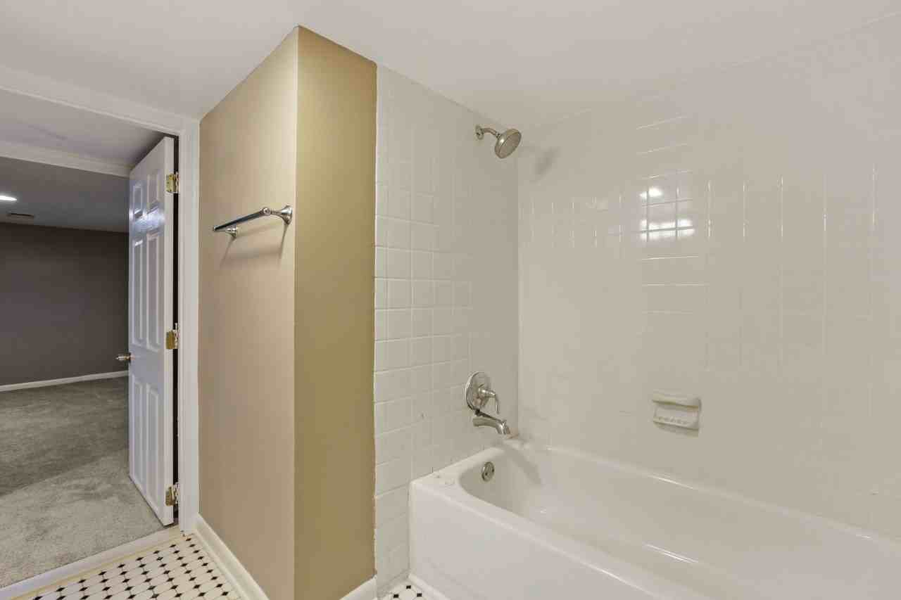 4411 Reamy Dr - Photo 5 of 30
