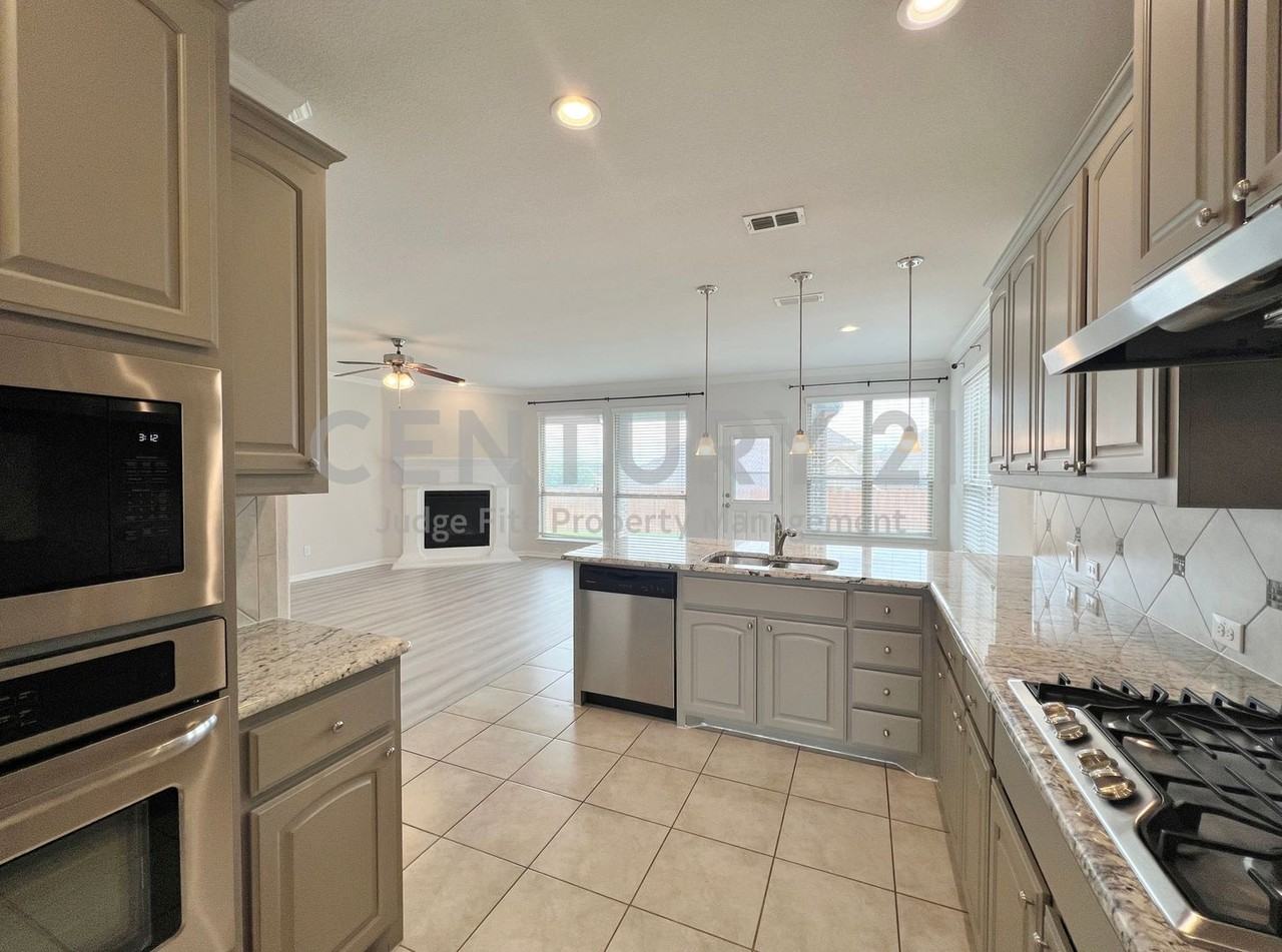 15201 Everly Ct - Photo 4 of 14