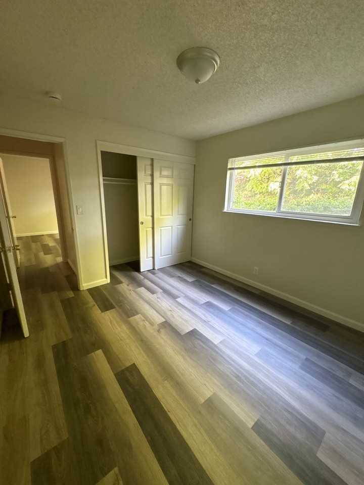 420 - 710 N 23rd - Photo 3 of 9