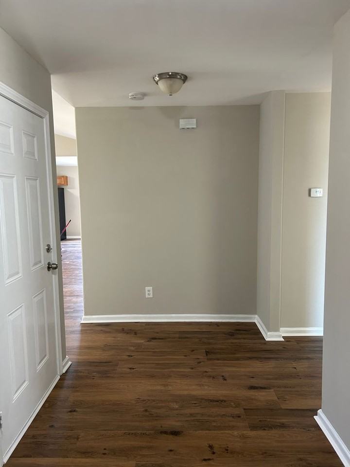 16 Miller Pond Rd - Photo 4 of 18