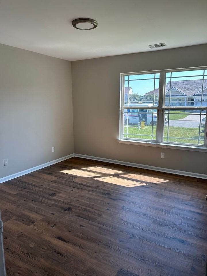 16 Miller Pond Rd - Photo 7 of 18