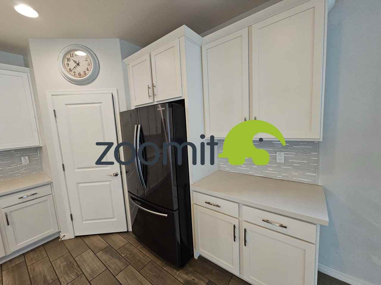 2212 W Betty Elyse Ln - Photo 4 of 50