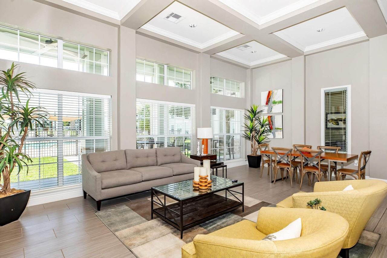 Pointe Royale Apartments - Photo 6 of 16