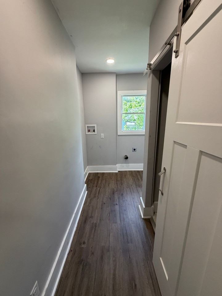 1249 Oakwood Ave - Photo 6 of 19