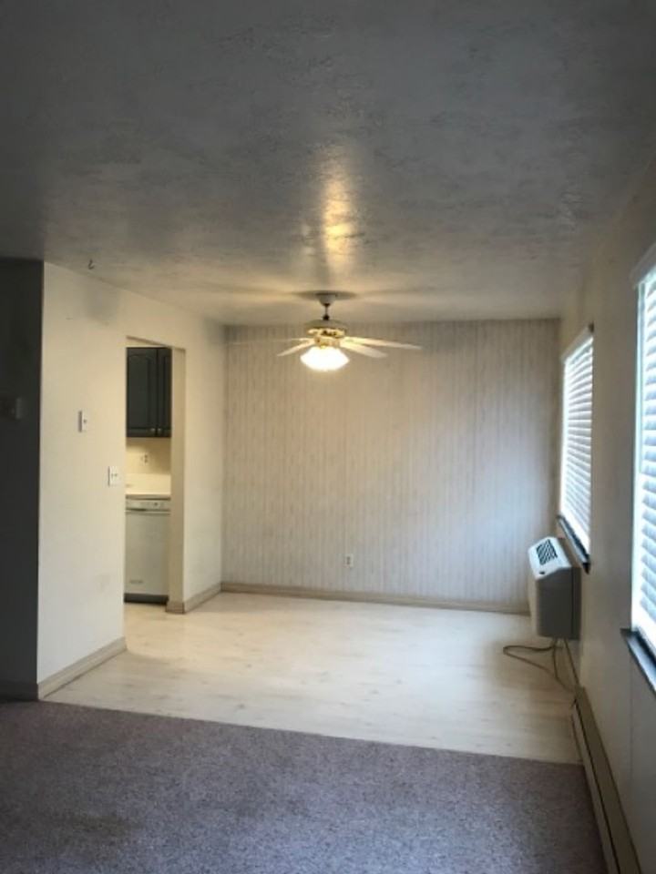 787 Meadows Dr #2 - Photo 3 of 10