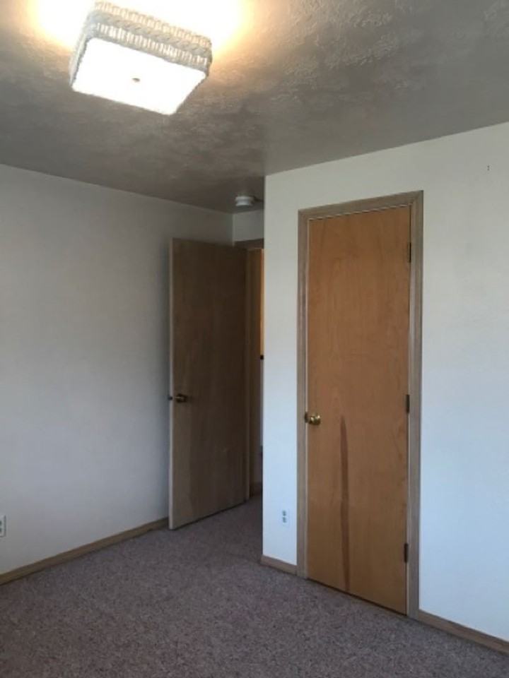 787 Meadows Dr #2 - Photo 7 of 10