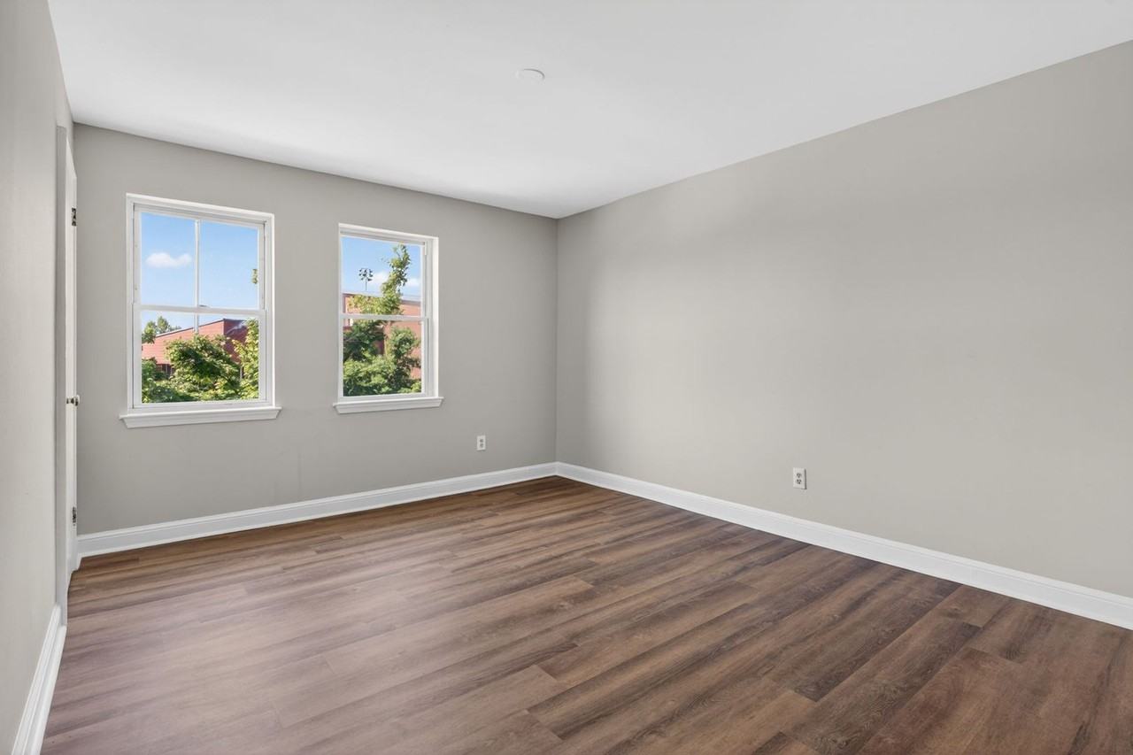 1714 Gales St Ne - Photo 2 of 19