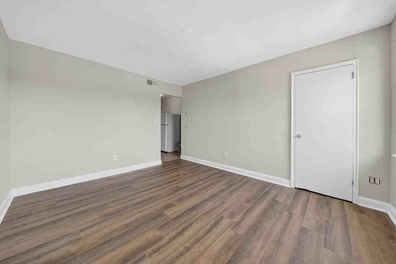 1714 Gales St Ne - Photo 3 of 19