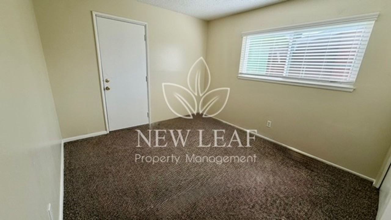 2714 9th St - Photo 5 of 27