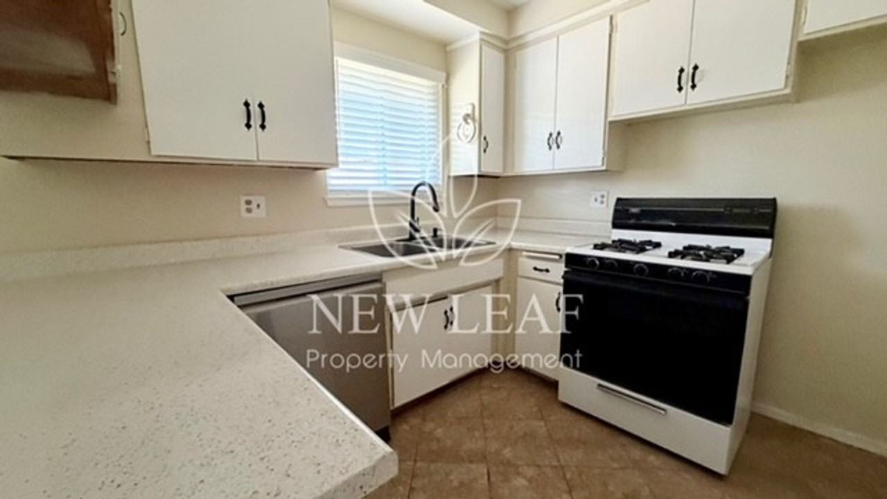 2714 9th St - Photo 6 of 27