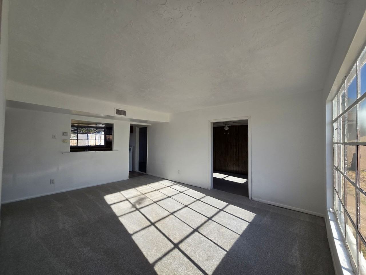 3012 Las Palomas Rd - Photo 2 of 11