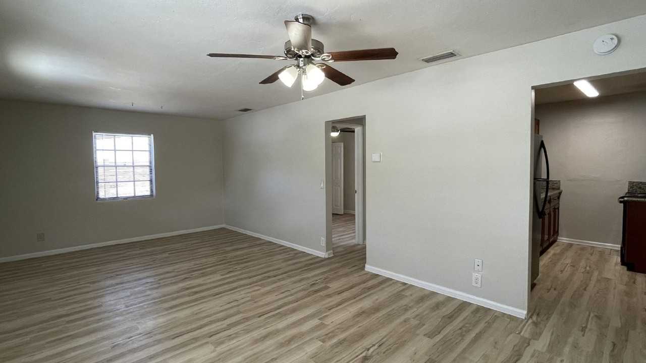 116 E Central Blvd - Photo 2 of 22