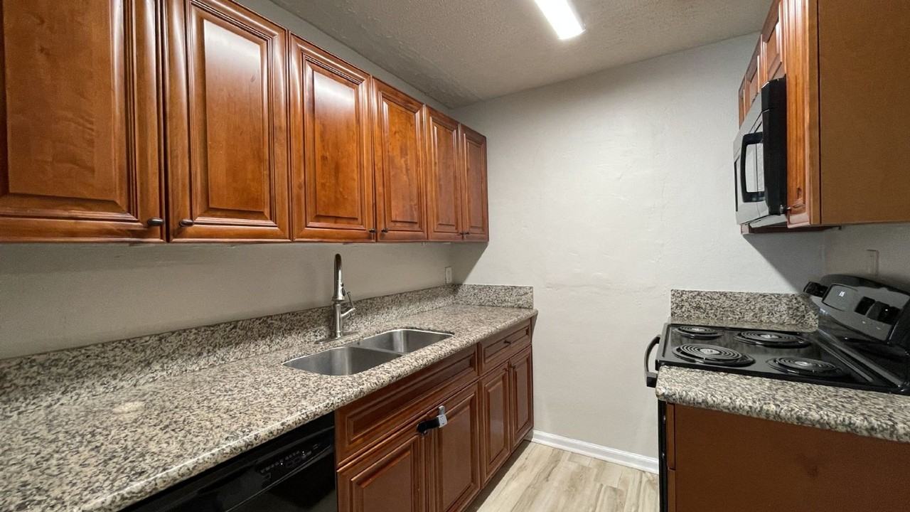 116 E Central Blvd - Photo 4 of 22