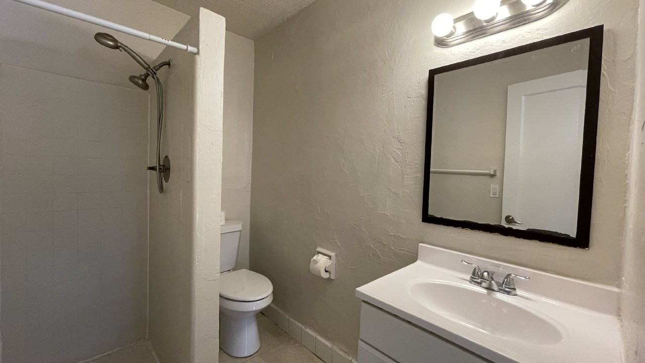 116 E Central Blvd - Photo 6 of 22