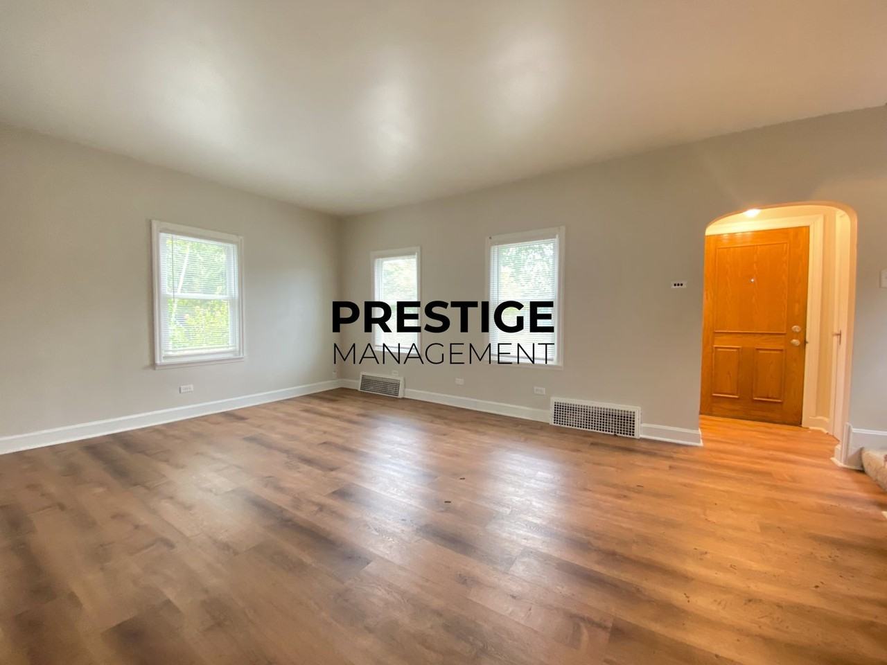 6633 Van Buren Ave - Photo 5 of 18