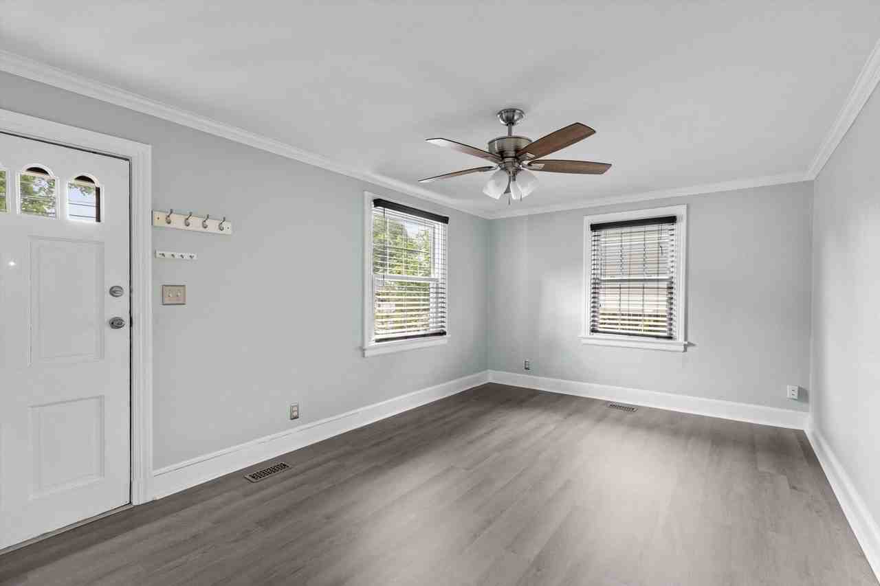 845 Norman Ave - Photo 6 of 28