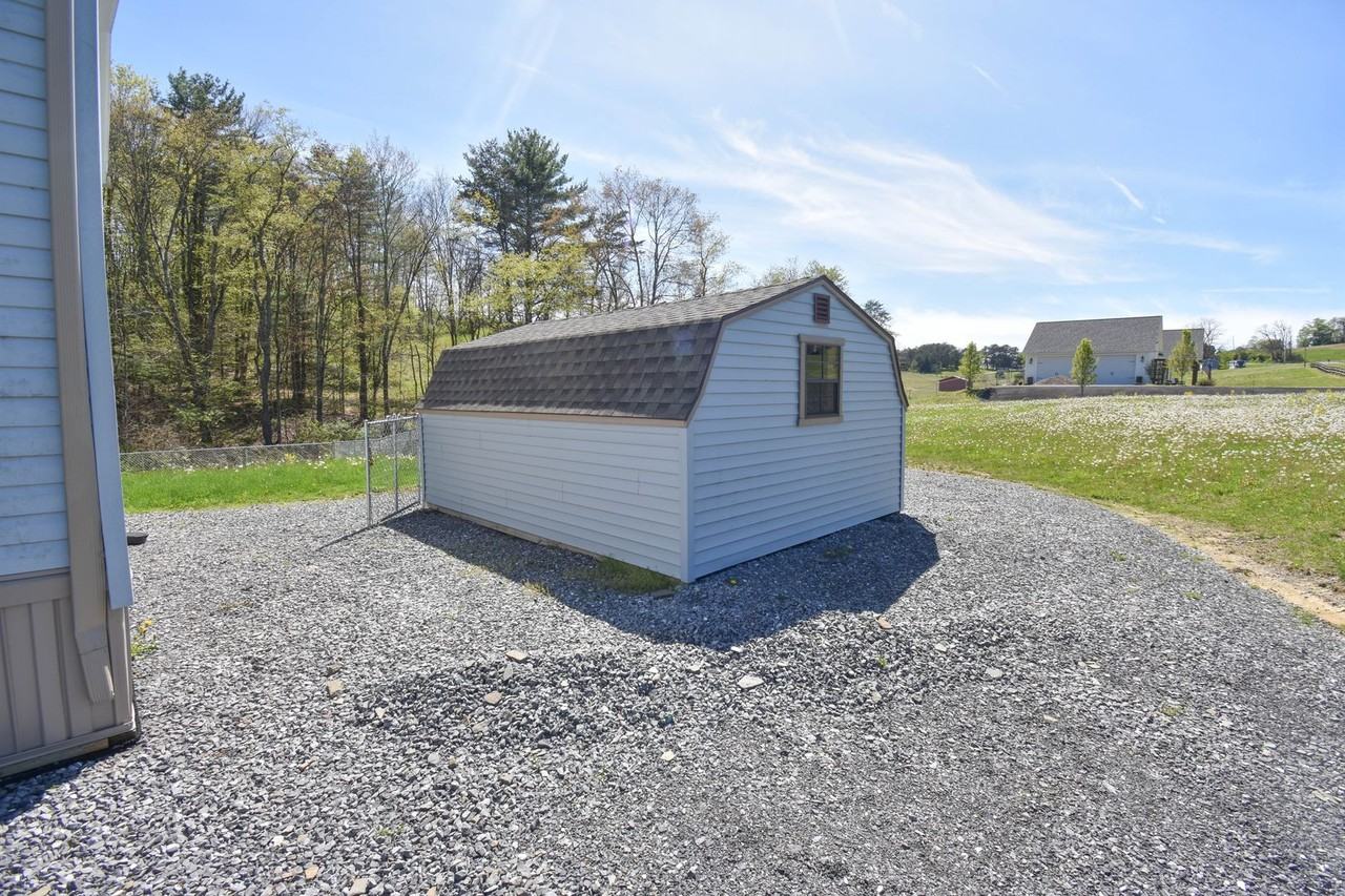 425 Cider Press Rd - Photo 5 of 33
