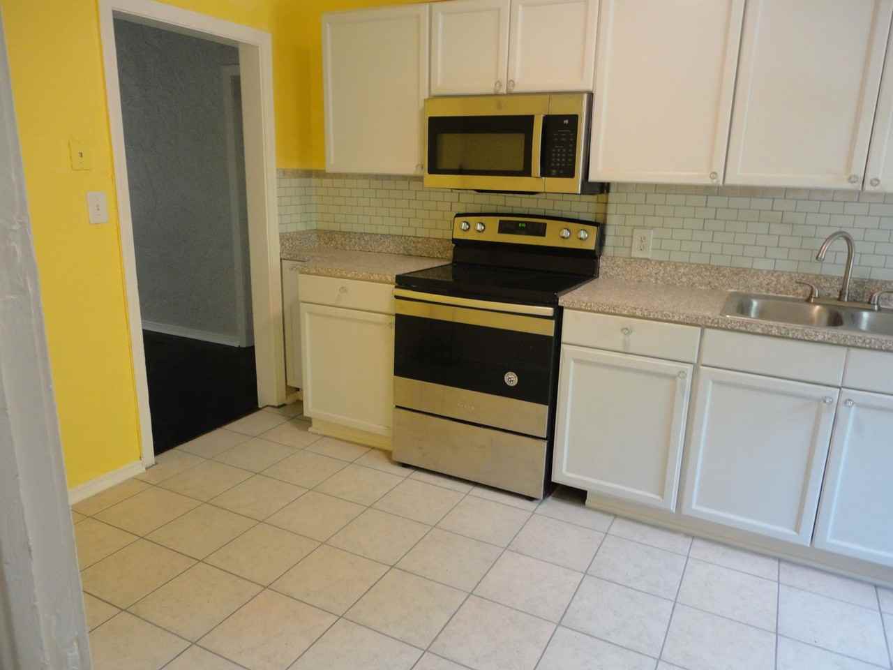 1334 Ne 1st Ave - Photo 7 of 13