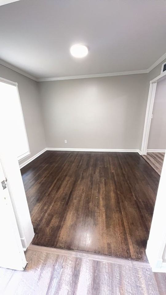 1732 Colebrook Ave - Photo 4 of 15