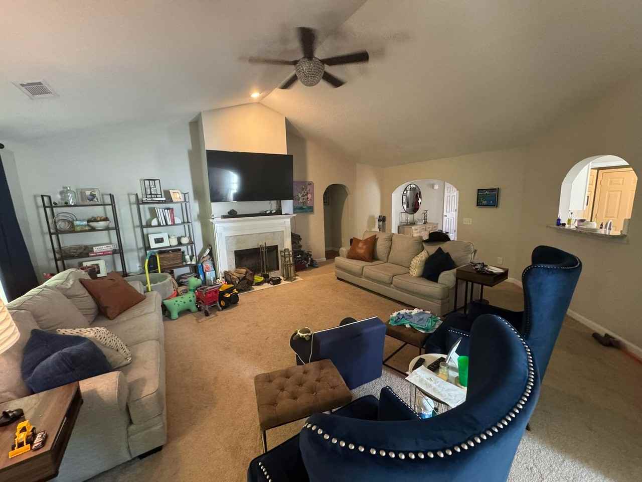 665 Club Dr - Photo 5 of 21