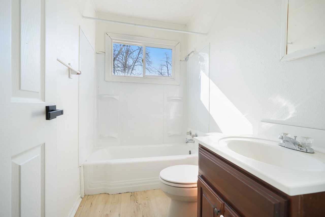 40 Saint Justin Dr - Photo 2 of 13