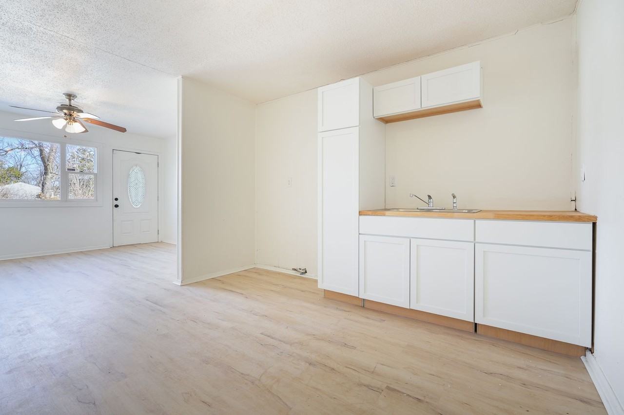 40 Saint Justin Dr - Photo 3 of 13