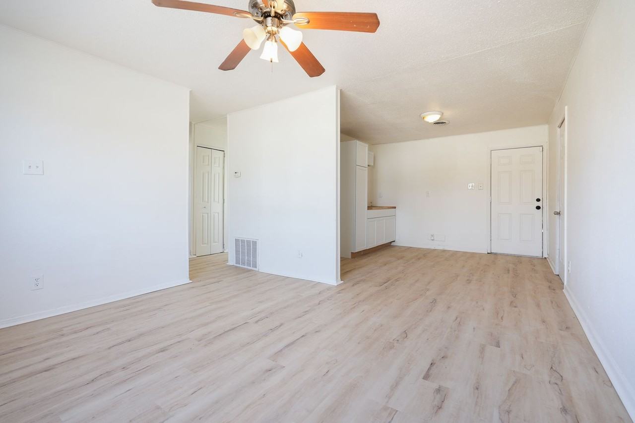 40 Saint Justin Dr - Photo 4 of 13