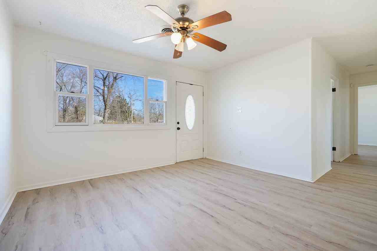 40 Saint Justin Dr - Photo 5 of 13