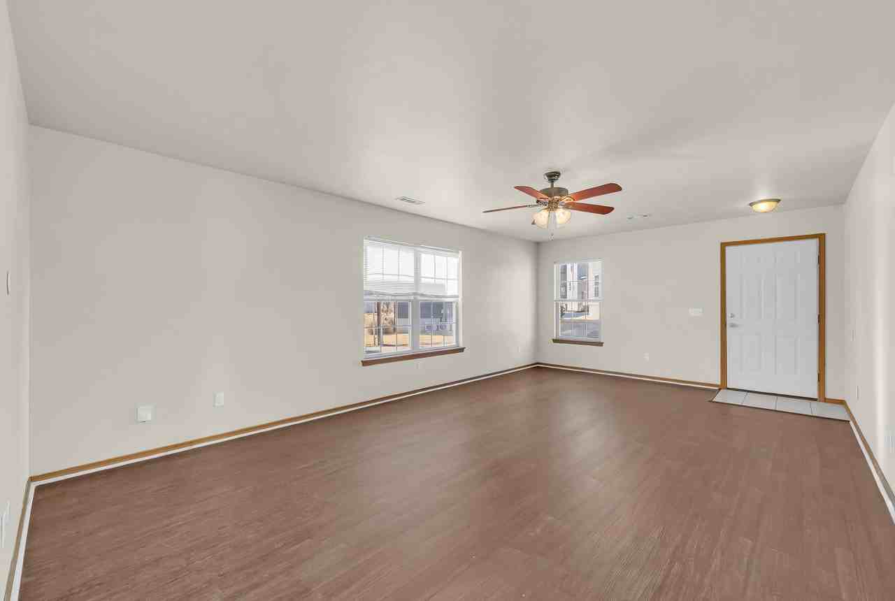 2970 W Old Farmington Rd - Photo 5 of 19