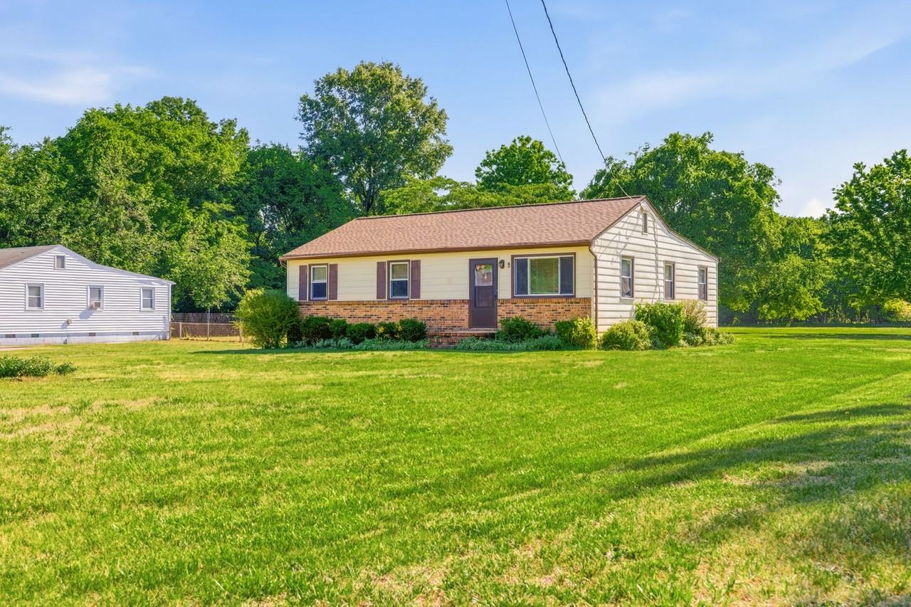 15219 Spruce Ave - Photo 2 of 26