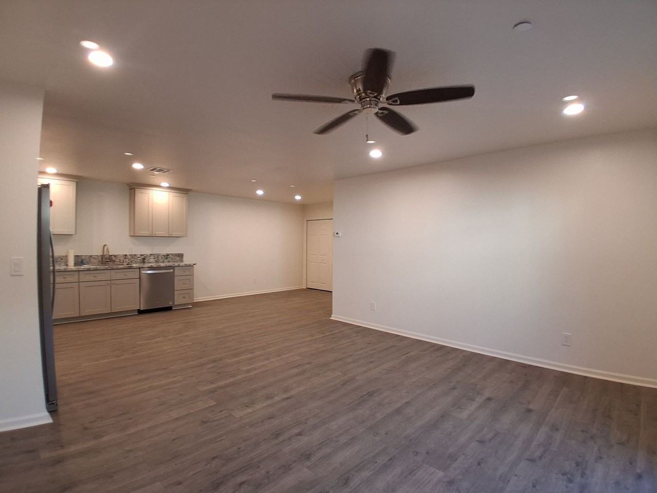 3016 Lake Park Ct - Photo 2 of 22