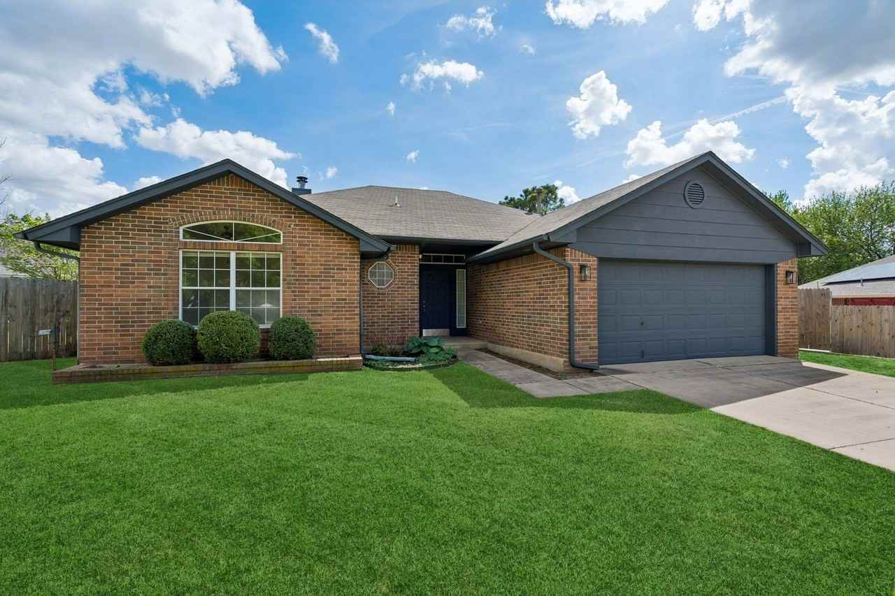 1708 Creekside Ct - Photo 4 of 47