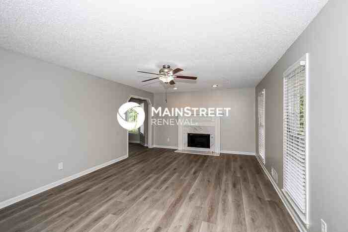 12 Stratford Dr - Photo 5 of 18