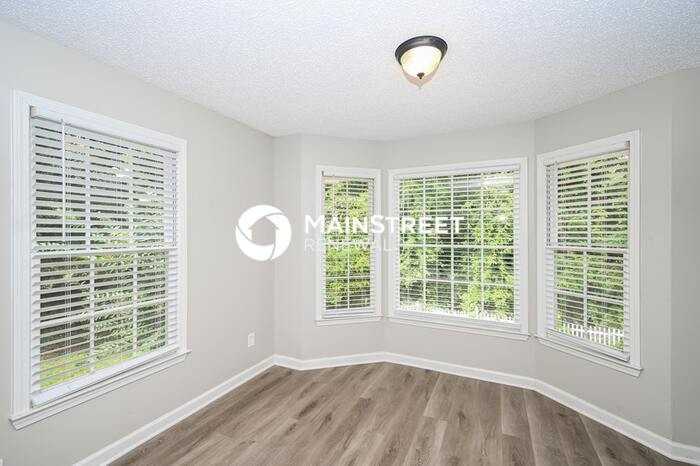 12 Stratford Dr - Photo 7 of 18