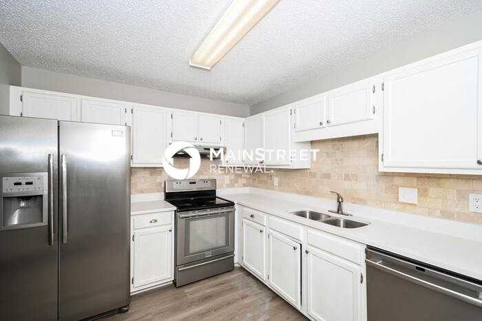 12 Stratford Dr - Photo 5 of 18