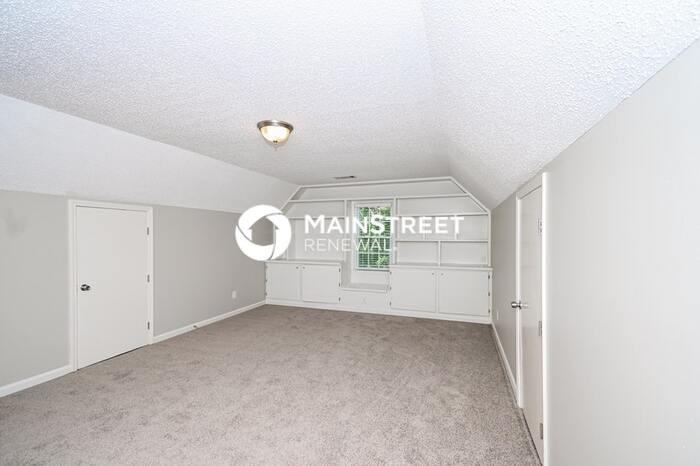 12 Stratford Dr - Photo 6 of 18
