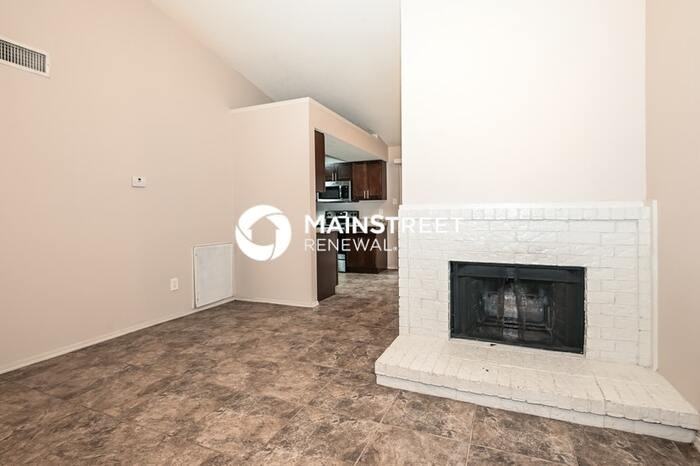 912 Carom Way - Photo 3 of 16
