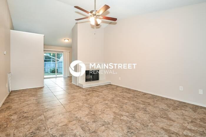 912 Carom Way - Photo 4 of 16