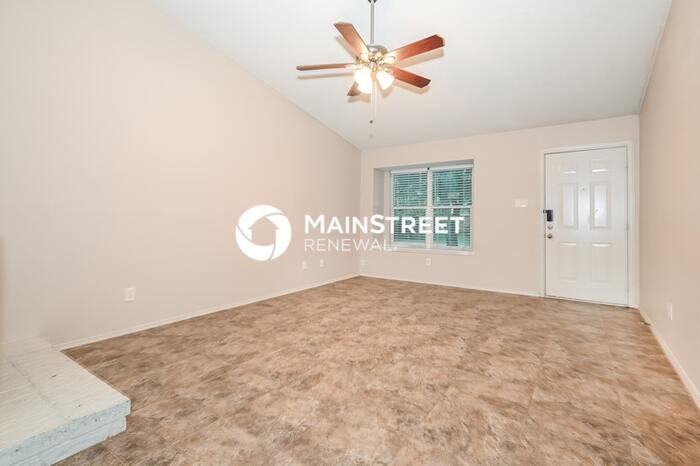 912 Carom Way - Photo 5 of 16