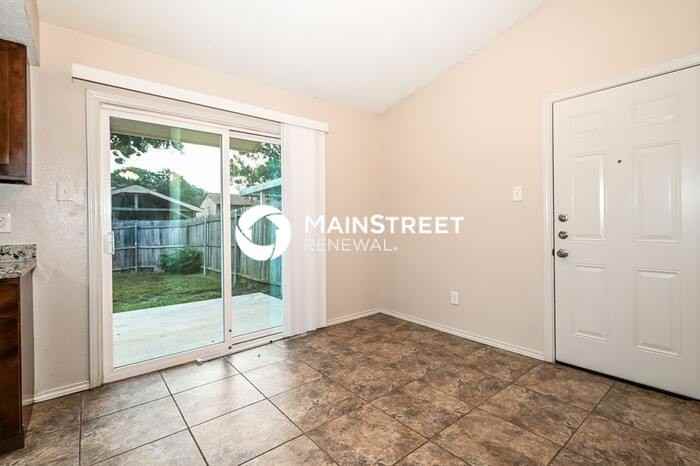 912 Carom Way - Photo 6 of 16