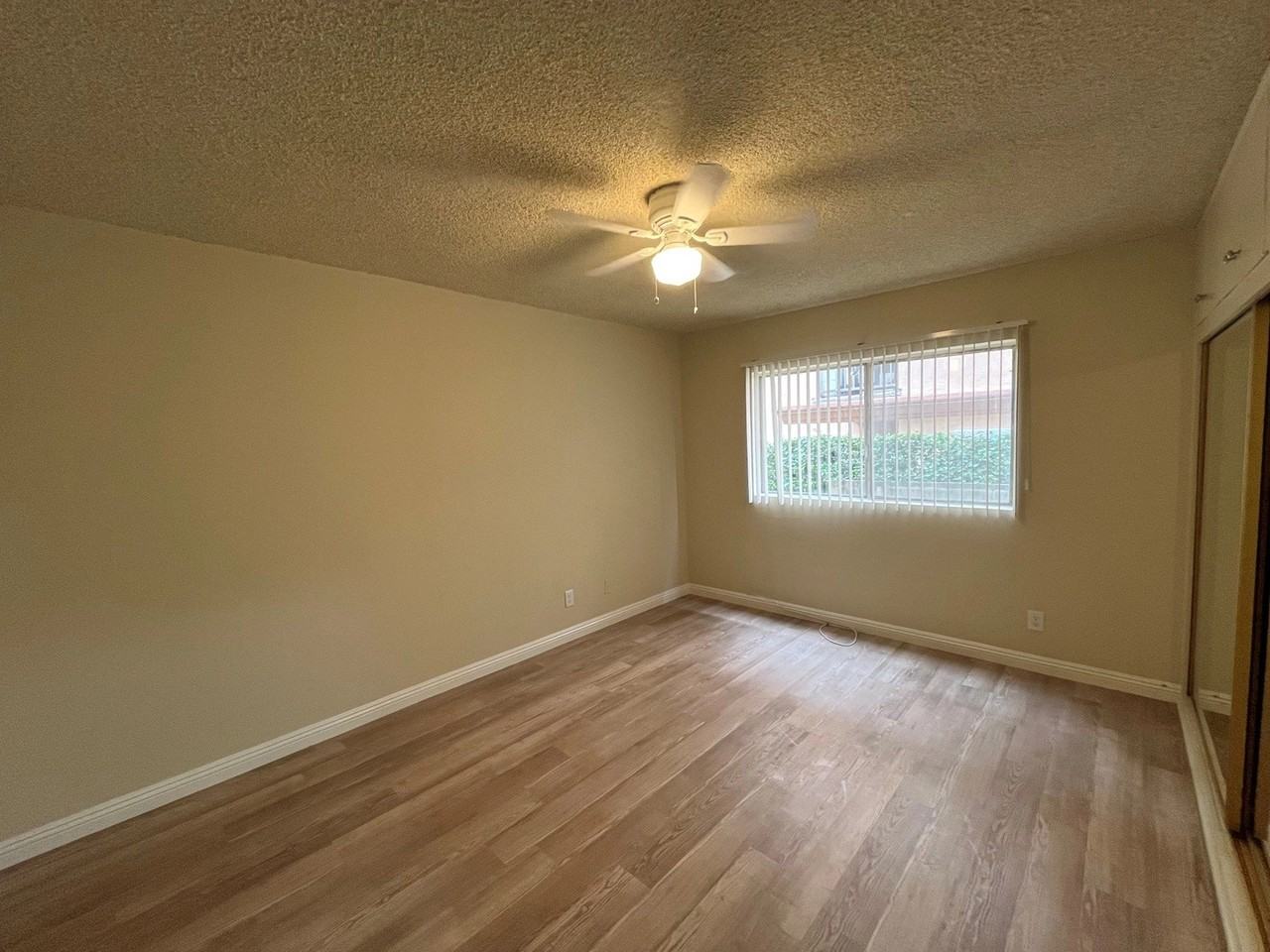 426 E. Valencia - Photo 6 of 12