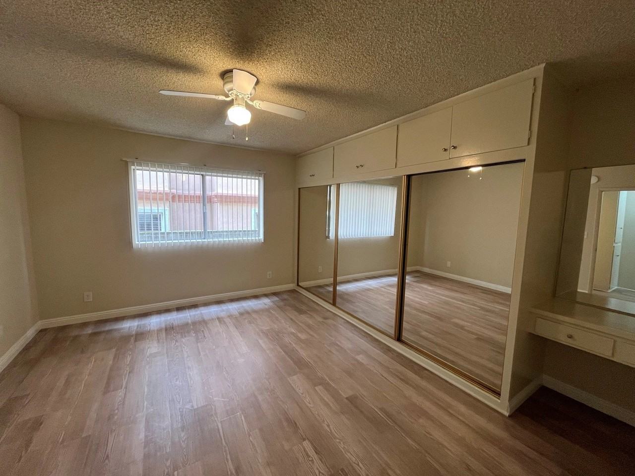 426 E. Valencia - Photo 7 of 12