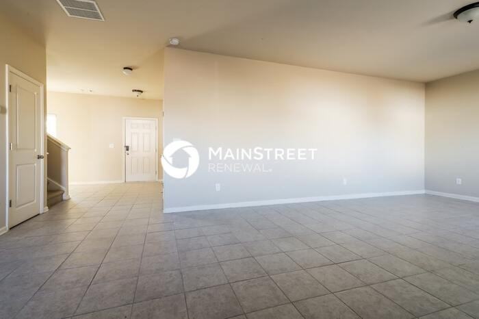 732 Independence Ave - Photo 5 of 17