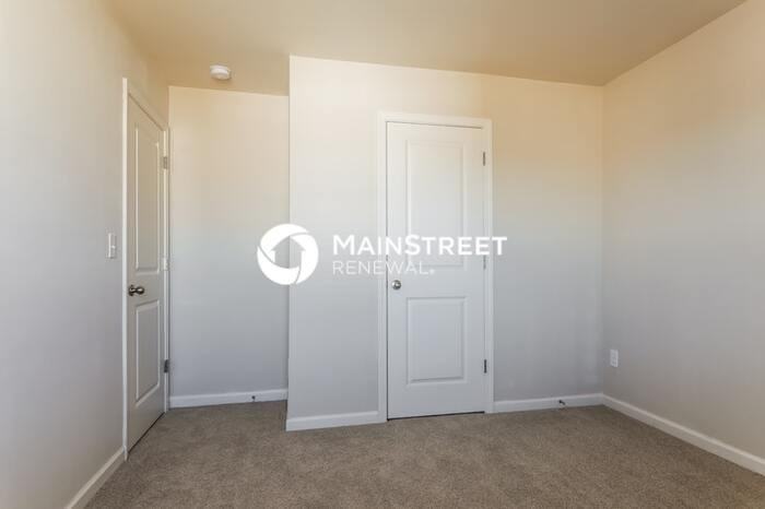 732 Independence Ave - Photo 6 of 17