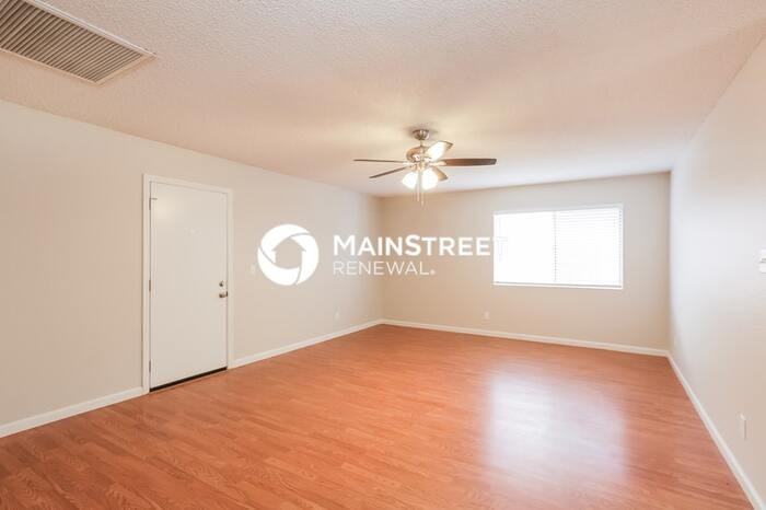 2807 N 45th Dr - Photo 7 of 16