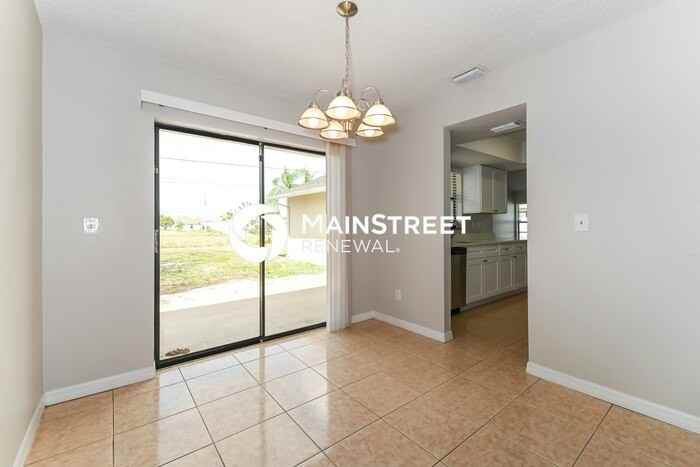 1824 Ne 7th Pl - Photo 6 of 16
