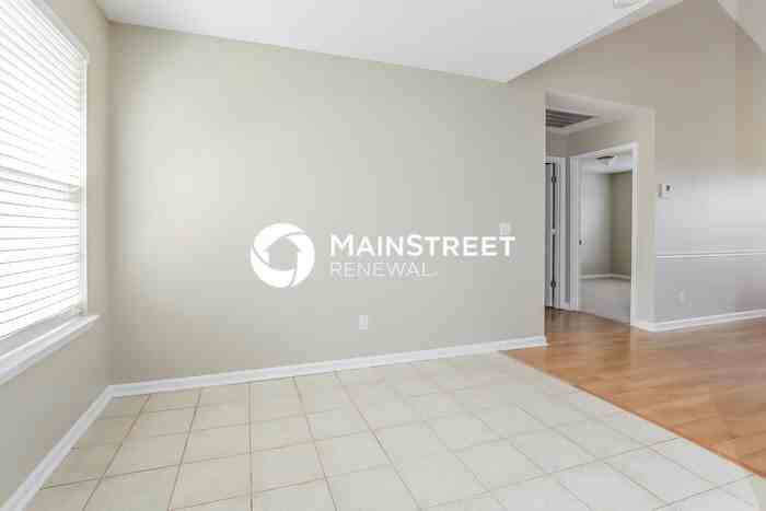 330 Needham Blvd - Photo 4 of 15